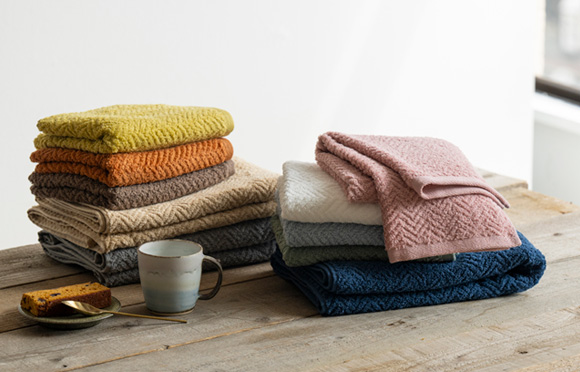 豊富なカラーラインナップと豊かな風合い