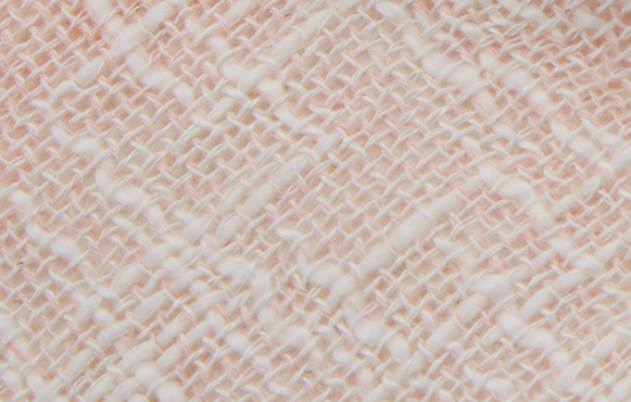 3種類の糸で
織り上げたマフラー